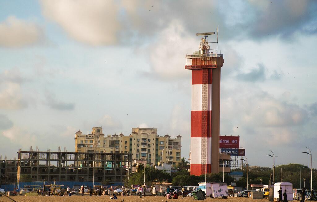 மெரினா கடற்கரையில் உள்ள சென்னை கலங்கரை விளக்கம்